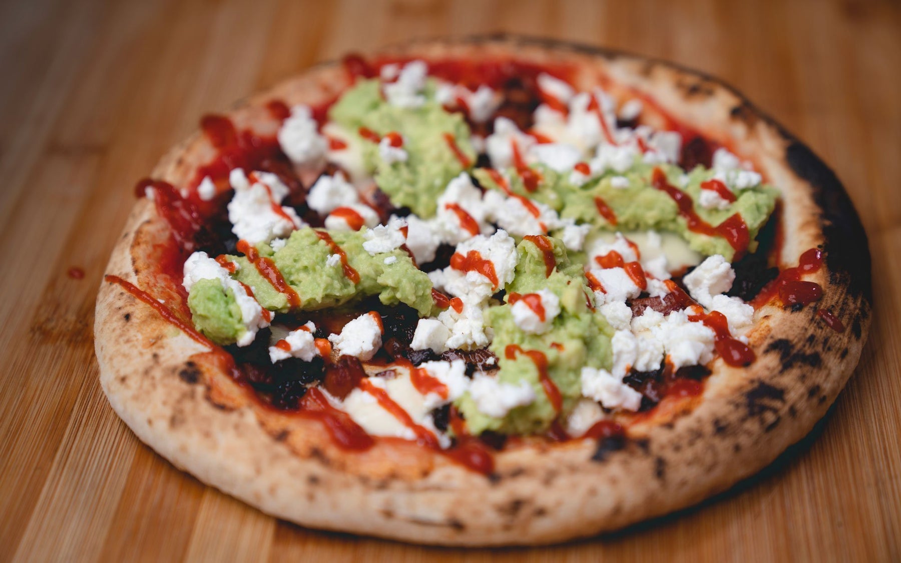 Avocado Pizza (með beikoni, fetaosti og mozzarella)