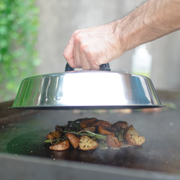 Char-Griller Flat Iron™ Melting Dome - Grillkofinn - Pizzaofnar & Grill