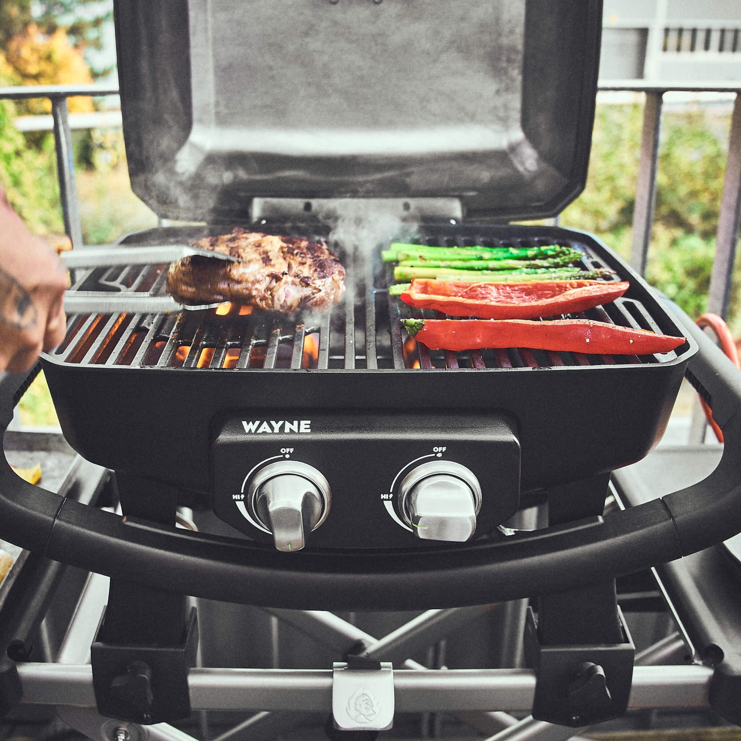 Two grill zones for maximum flexibility