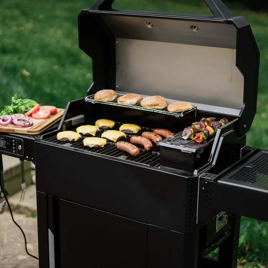 AutoIgnite™ Series 545 Digital Charcoal Grill and Smoker - Pizzaofnar.is